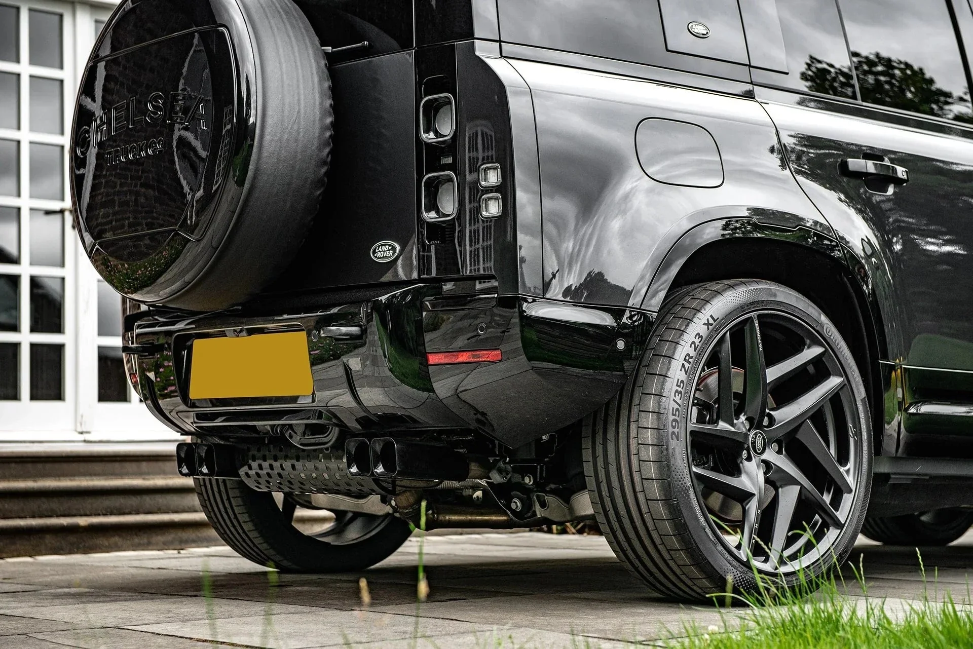 Échappement Quad Gloss Black KAHN pour Defender 110 V8 (2020+) - Image 8