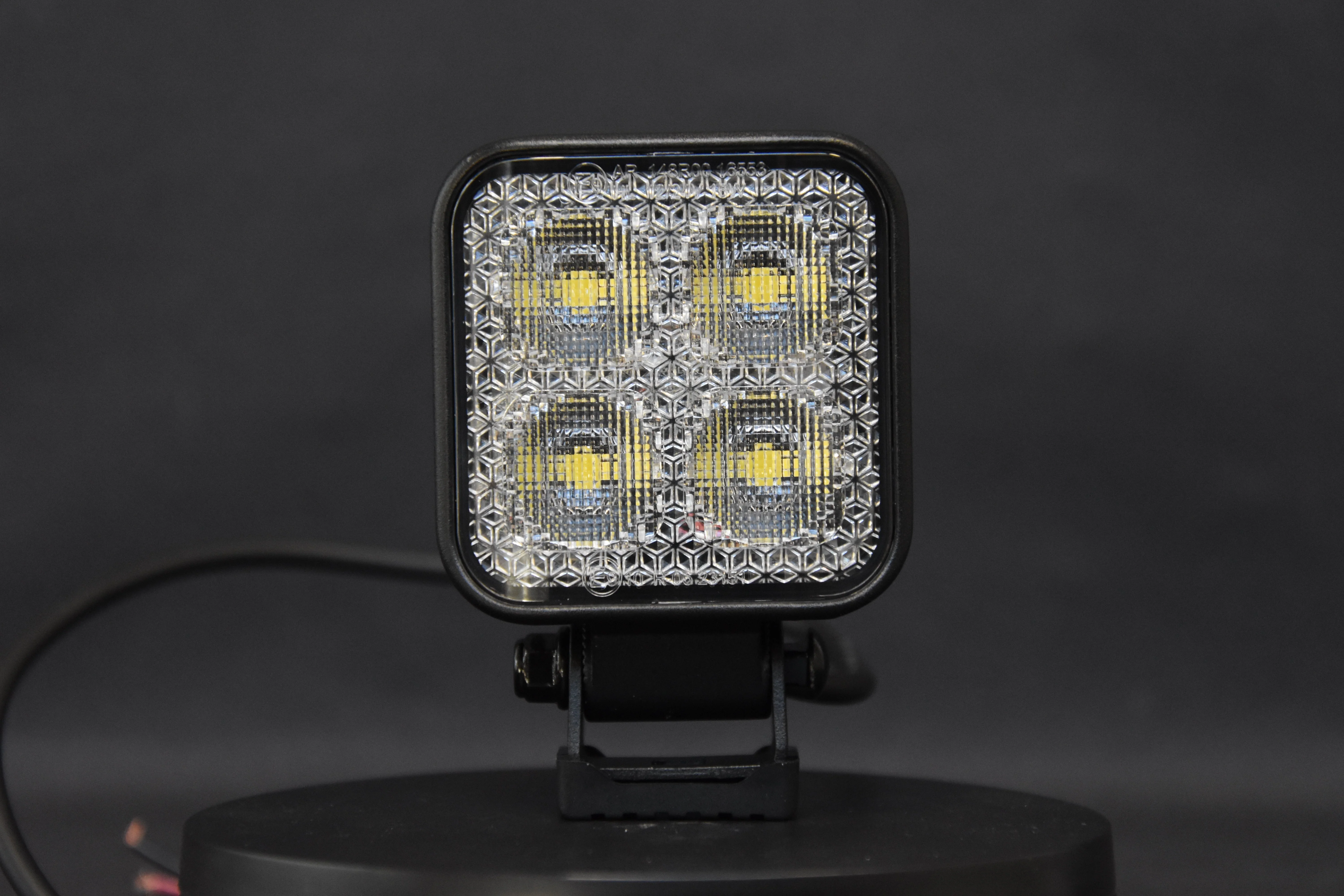 Feux de Travail LED Lumidrive Panoramax - Puissance & Étanchéité - Image 2