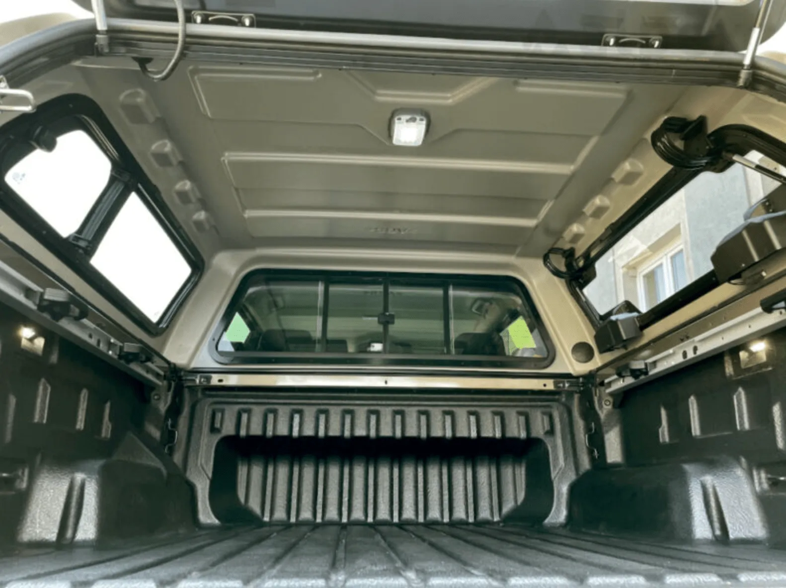 Hardtop Aeroklas Ford Ranger/Raptor 2023+ NEXT GEN | Double Cab - Image 10