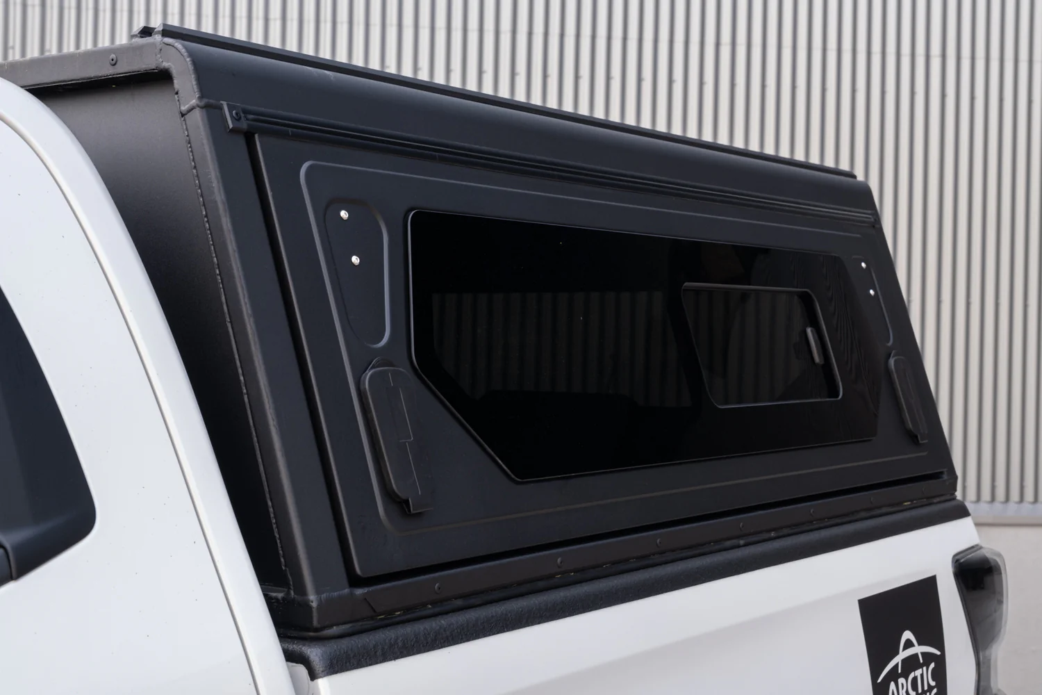 Hardtop Alu-Cab Contour Isuzu D-Max 2020 à Présent Double Cab - Image 5