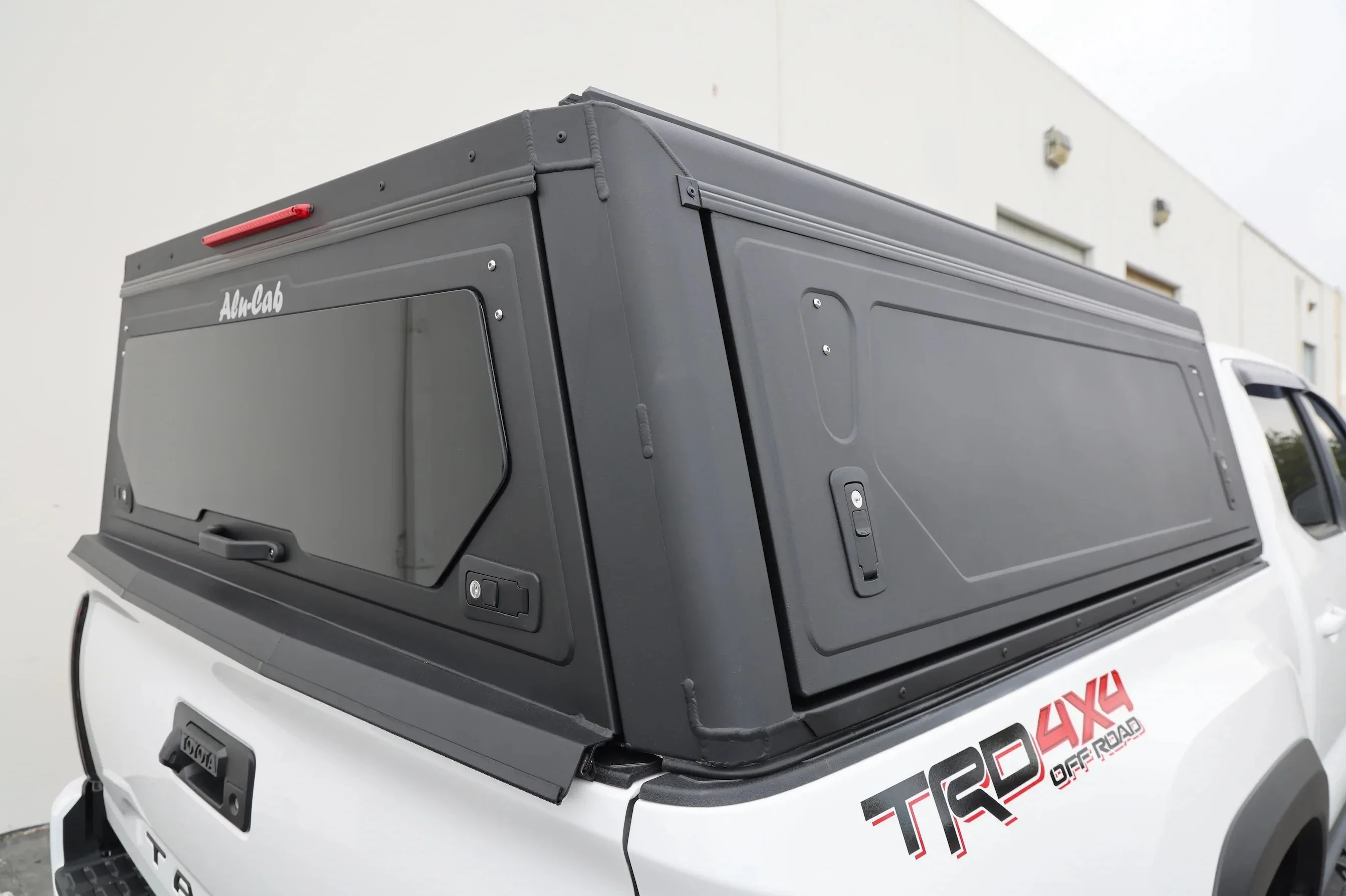 Hardtop Alu-Cab Contour Toyota Tacoma GEN 3 - Image 24