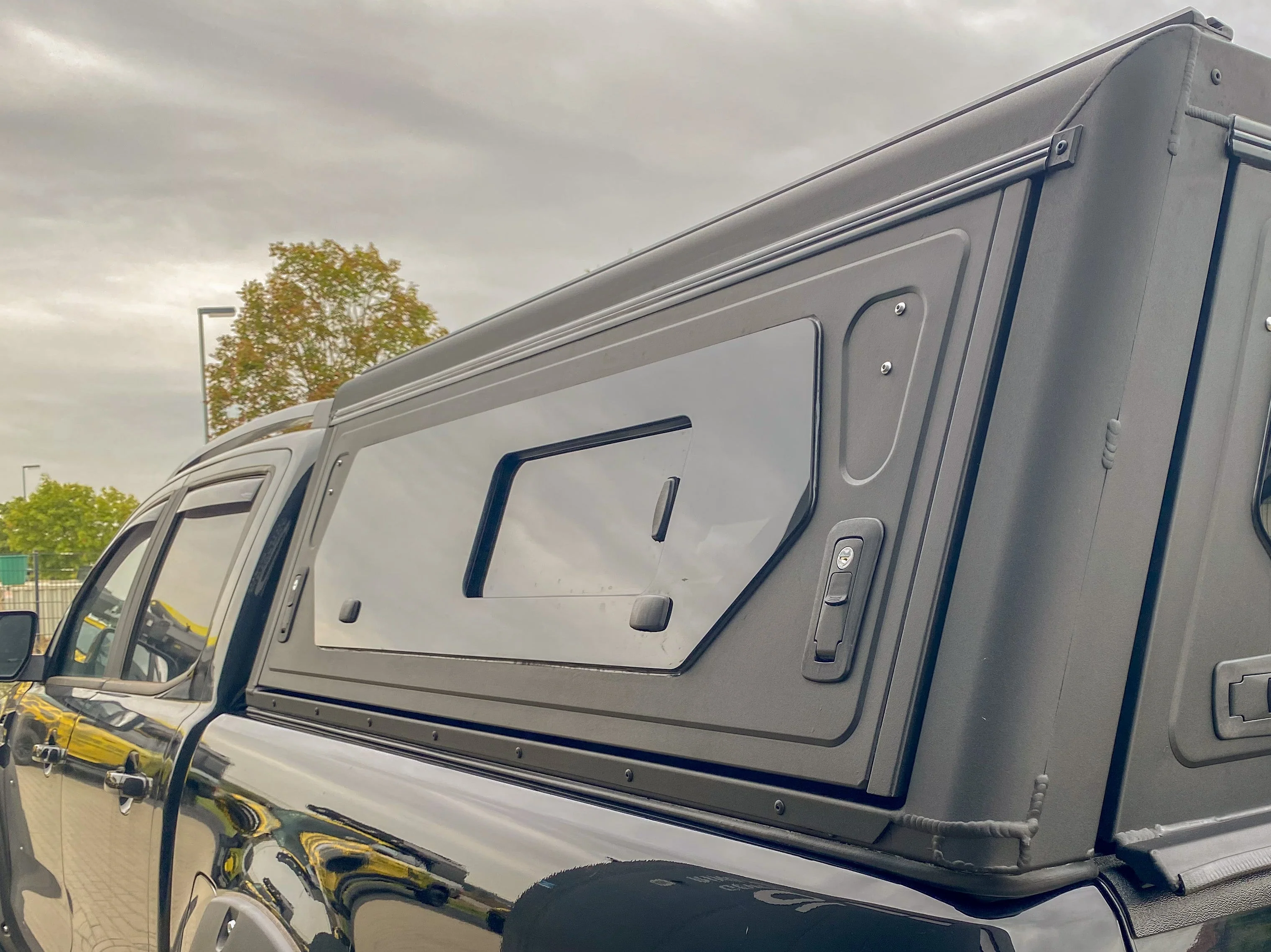 Hardtop Alu-Cab Contour Toyota Tundra 2022+ 5.5" CrewMax - Image 14