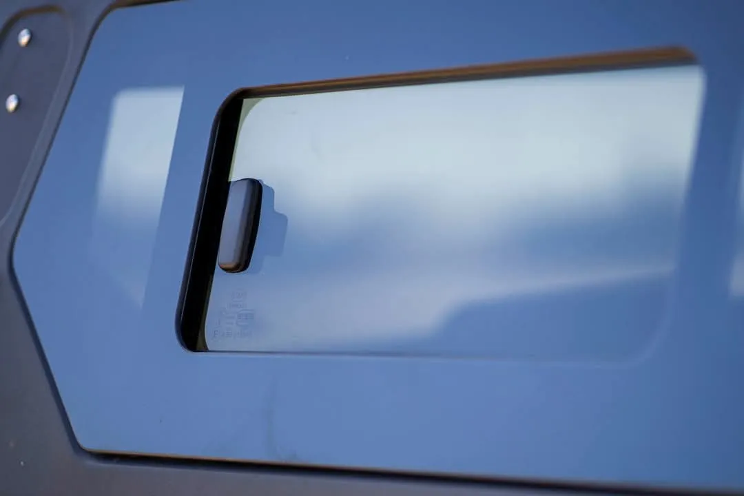 Hardtop Jeep Gladiator JT 2019+ | Alu-Cab Contour | Aluminium Noir - Image 17