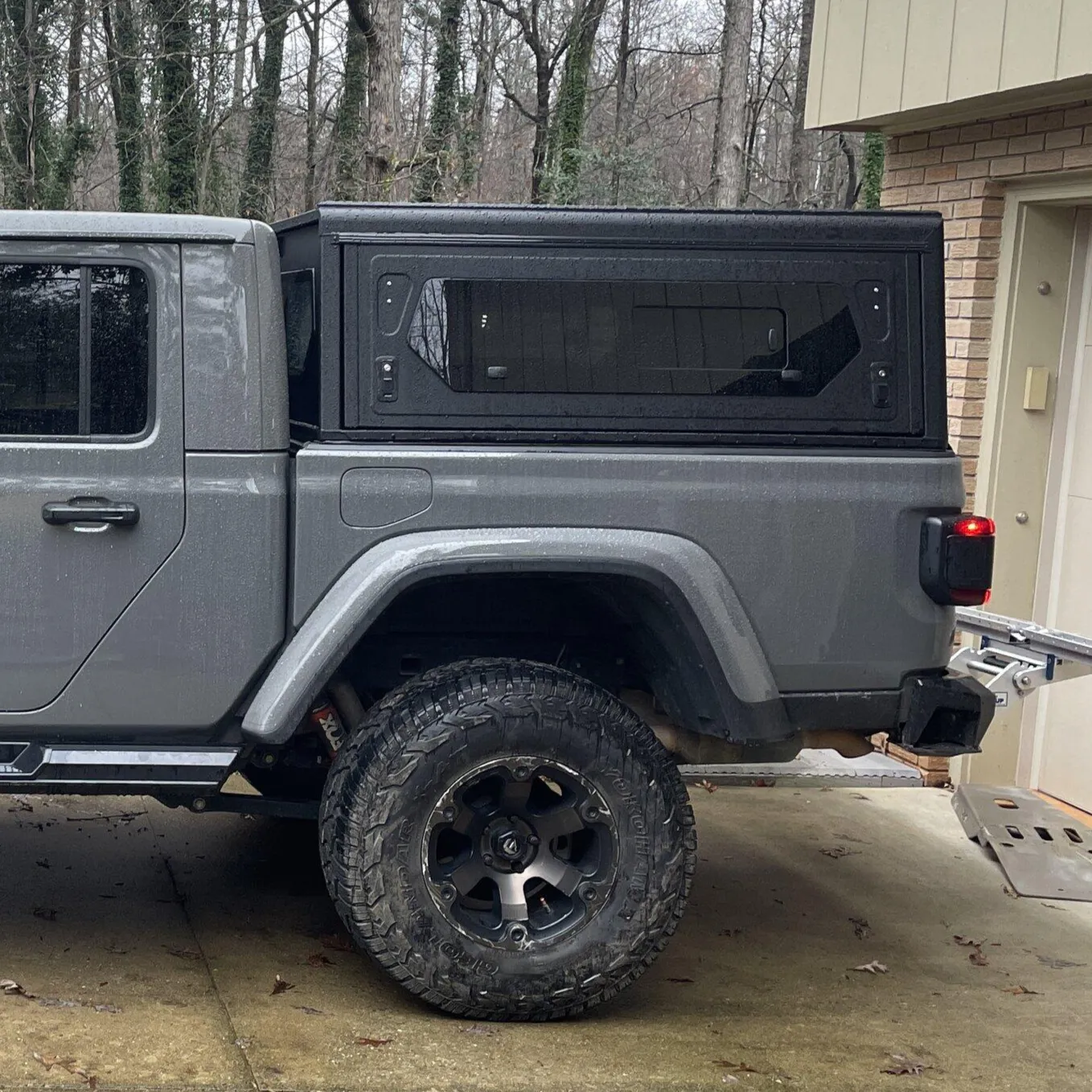 Hardtop Jeep Gladiator JT 2019+ | Alu-Cab Contour | Aluminium Noir - Image 21