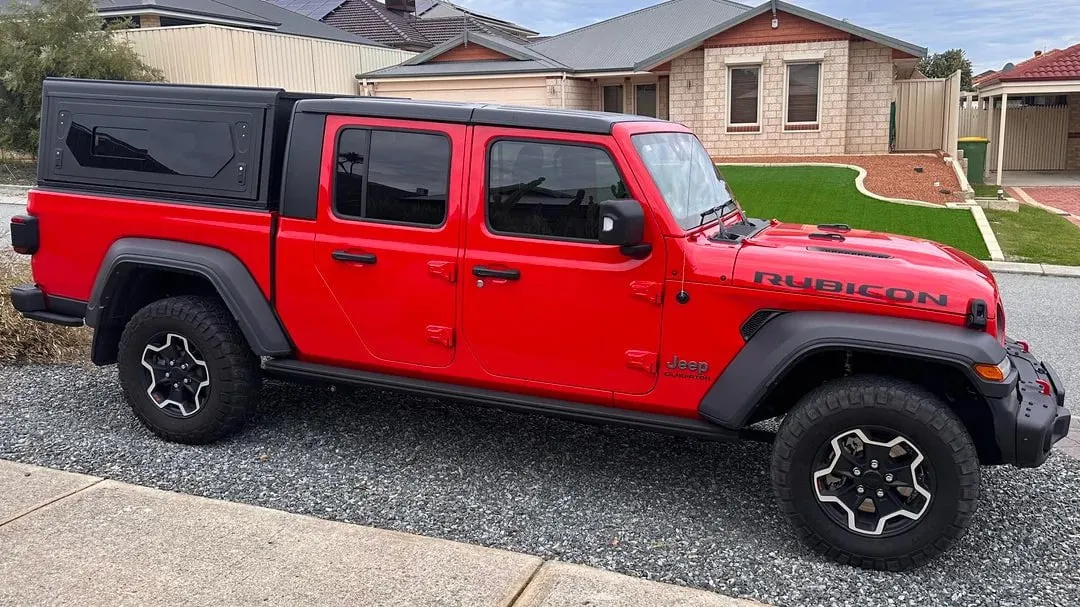Hardtop Jeep Gladiator JT 2019+ | Alu-Cab Contour | Aluminium Noir - Image 26
