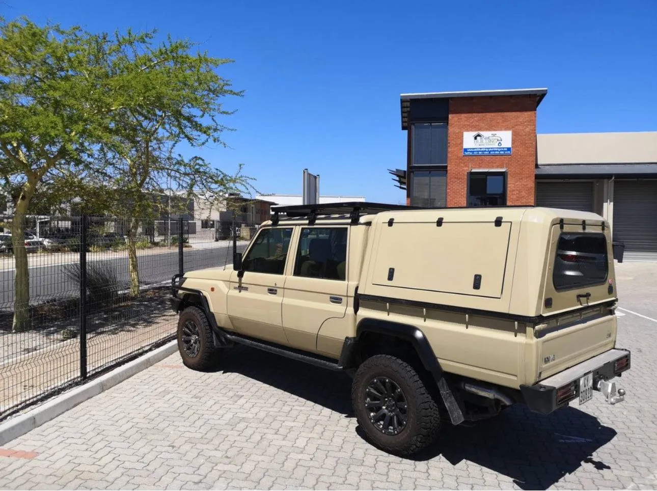 Hardtop Toyota Land Cruiser 78/79 Double Cab | RSI Smartcap EVO LC COMMERCIAL - Image 9