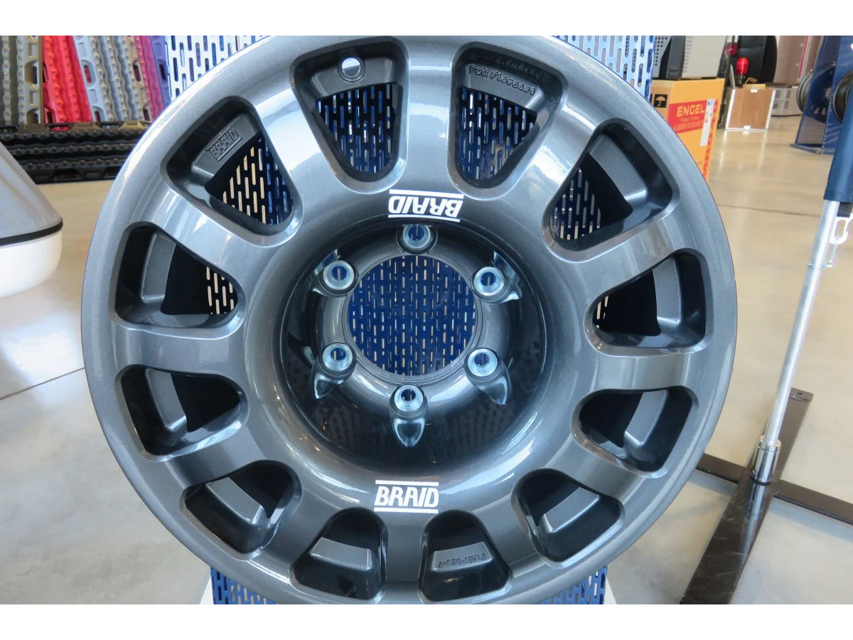 Jante Alu BRAID Fullrace Grise 7x16 5x150 ET-25
