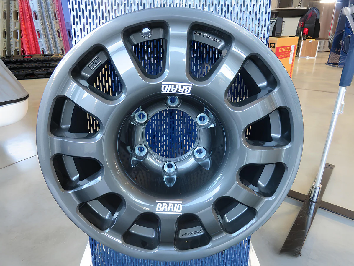 Jante Alu BRAID Fullrace Grise 7x16 6x139.7 ET-25