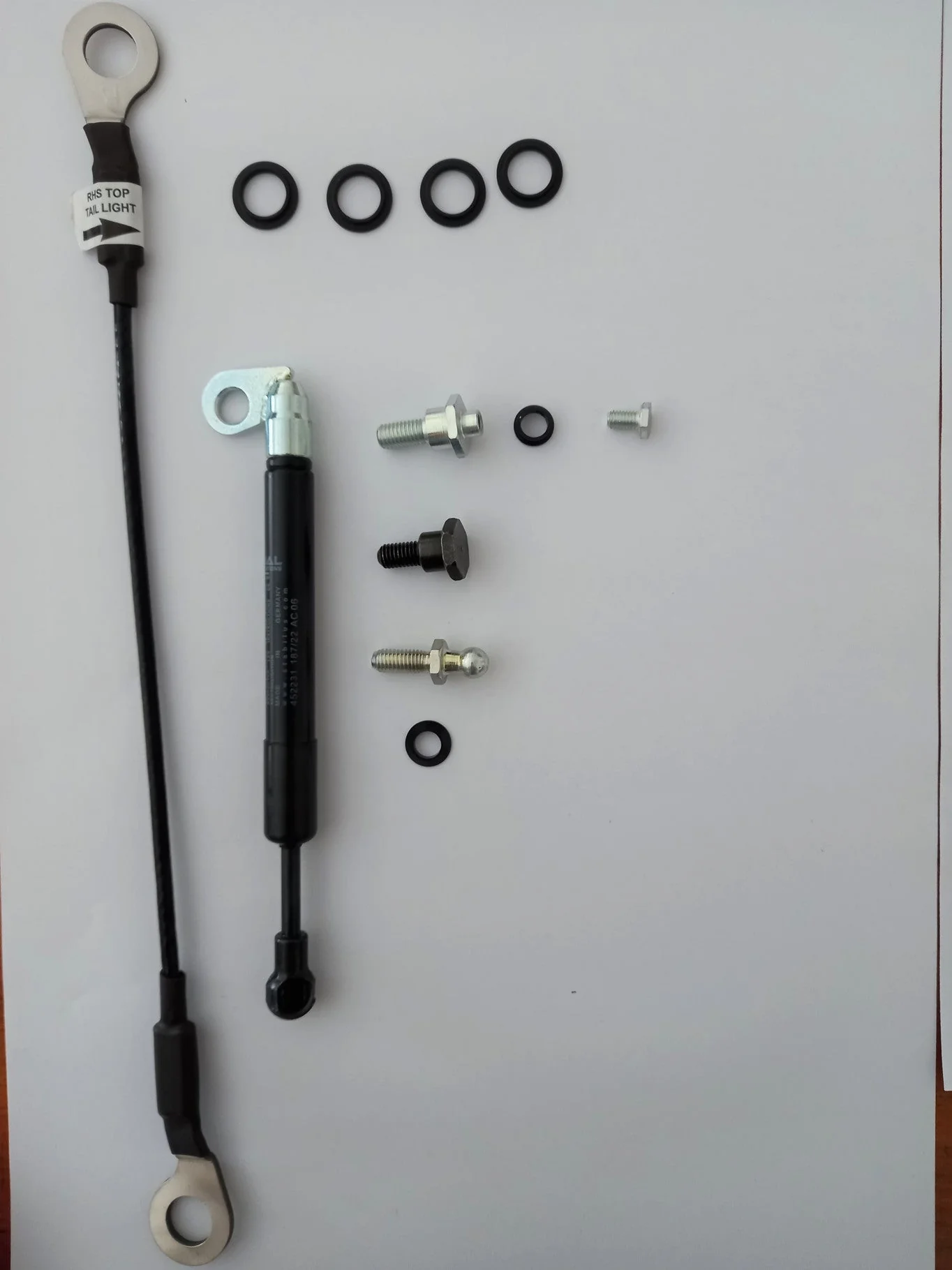 Kit Amortisseur Hayon EZDown Toyota Hilux Revo/Invincible - Image 3