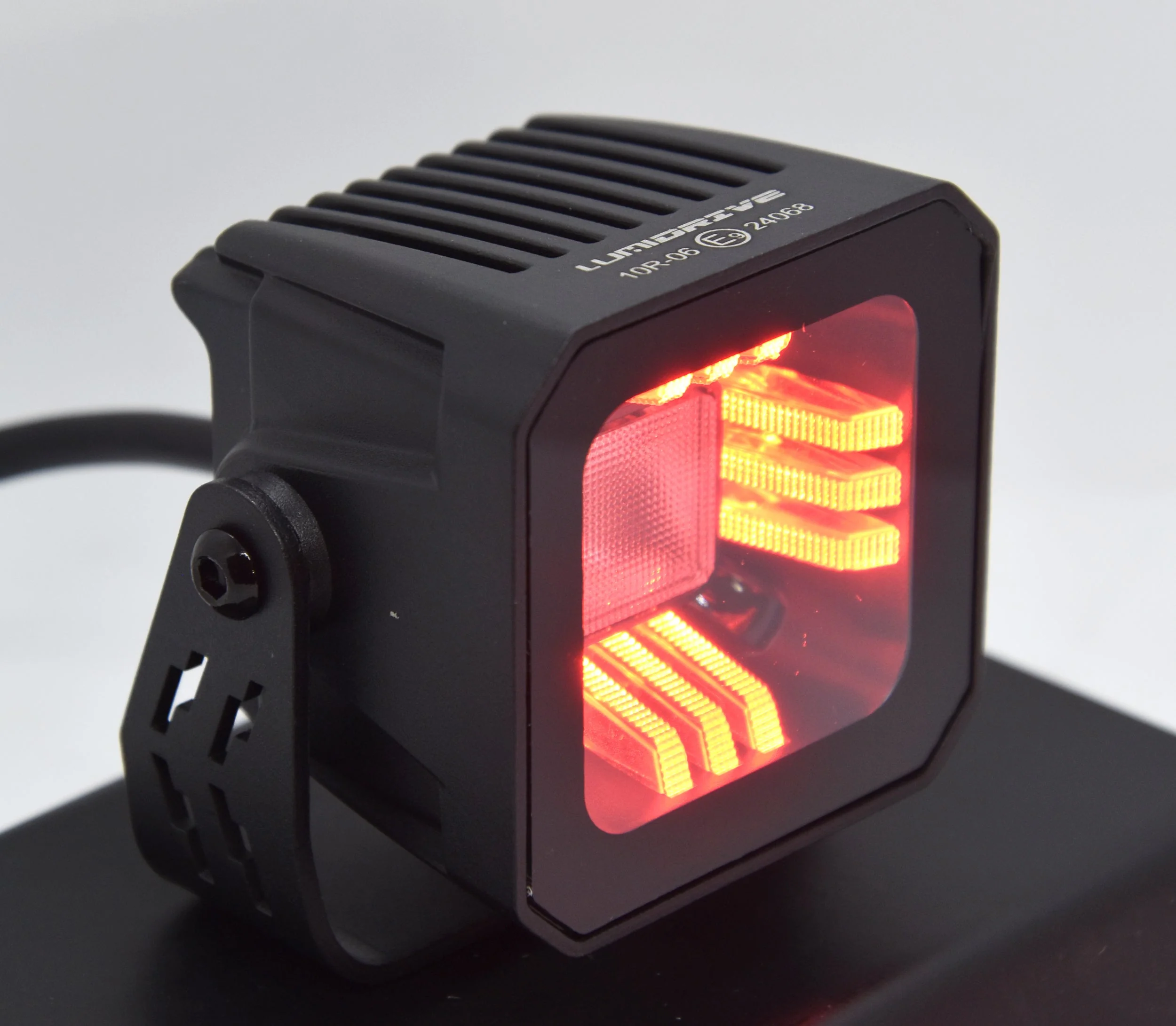 Feux de conduite LED LUMIDRIVE Dark Drive - Puissance & Style - Image 5