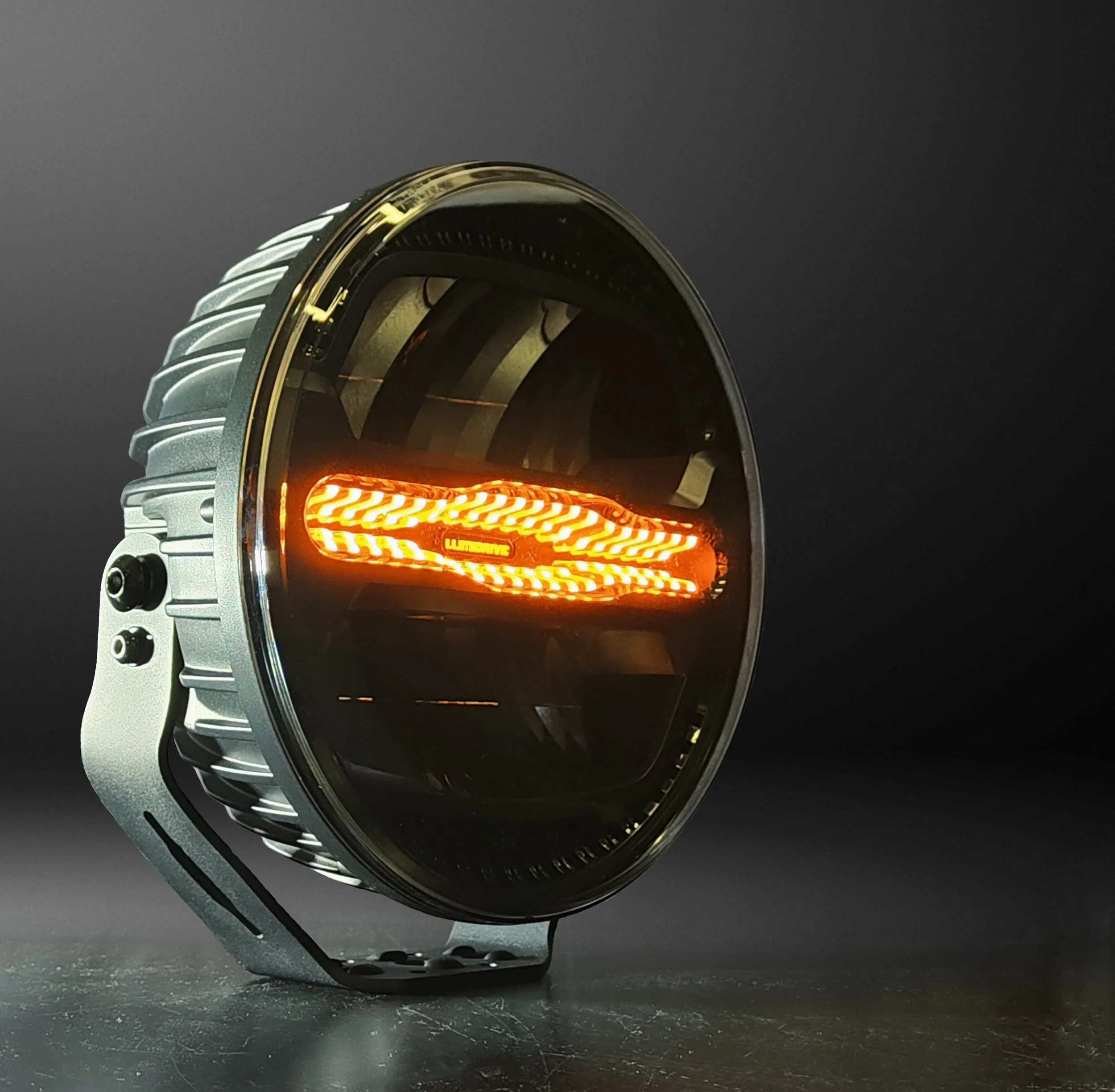 Feu Longue Portée LED Lumidrive Rayzor 9 – Puissance & Style