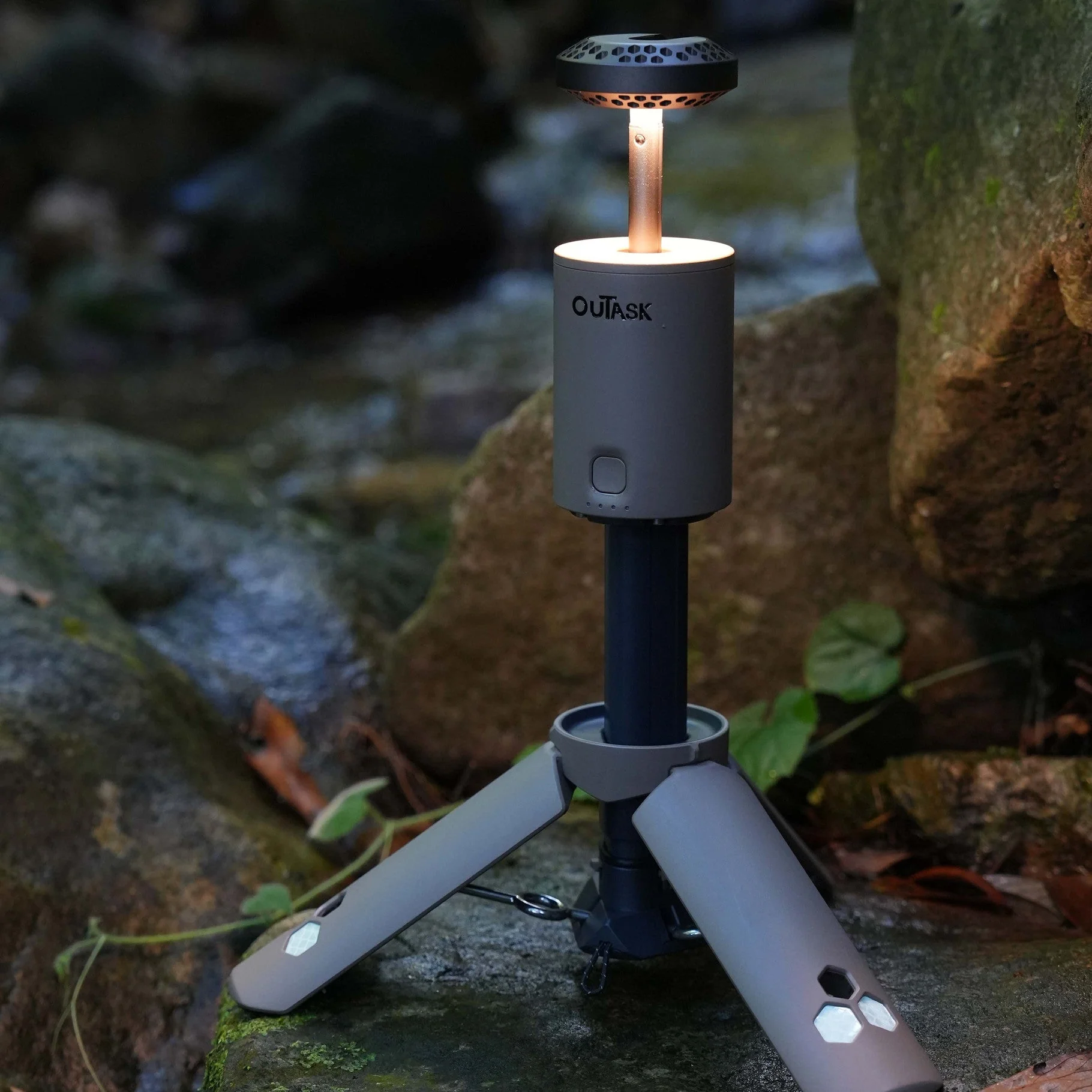 OuTask Lampe Télescopique LED Outdoor 720° - Tactical Earth - Image 3