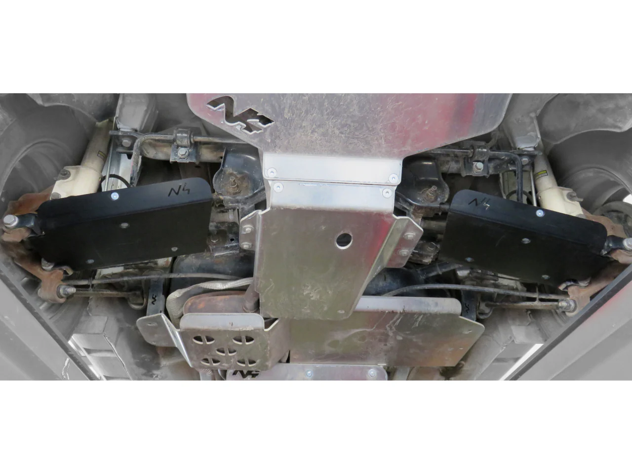 Paire de protections de triangles arrières en PEHD de 6mm pour Dacia Duster N4-Offroad - Image 8