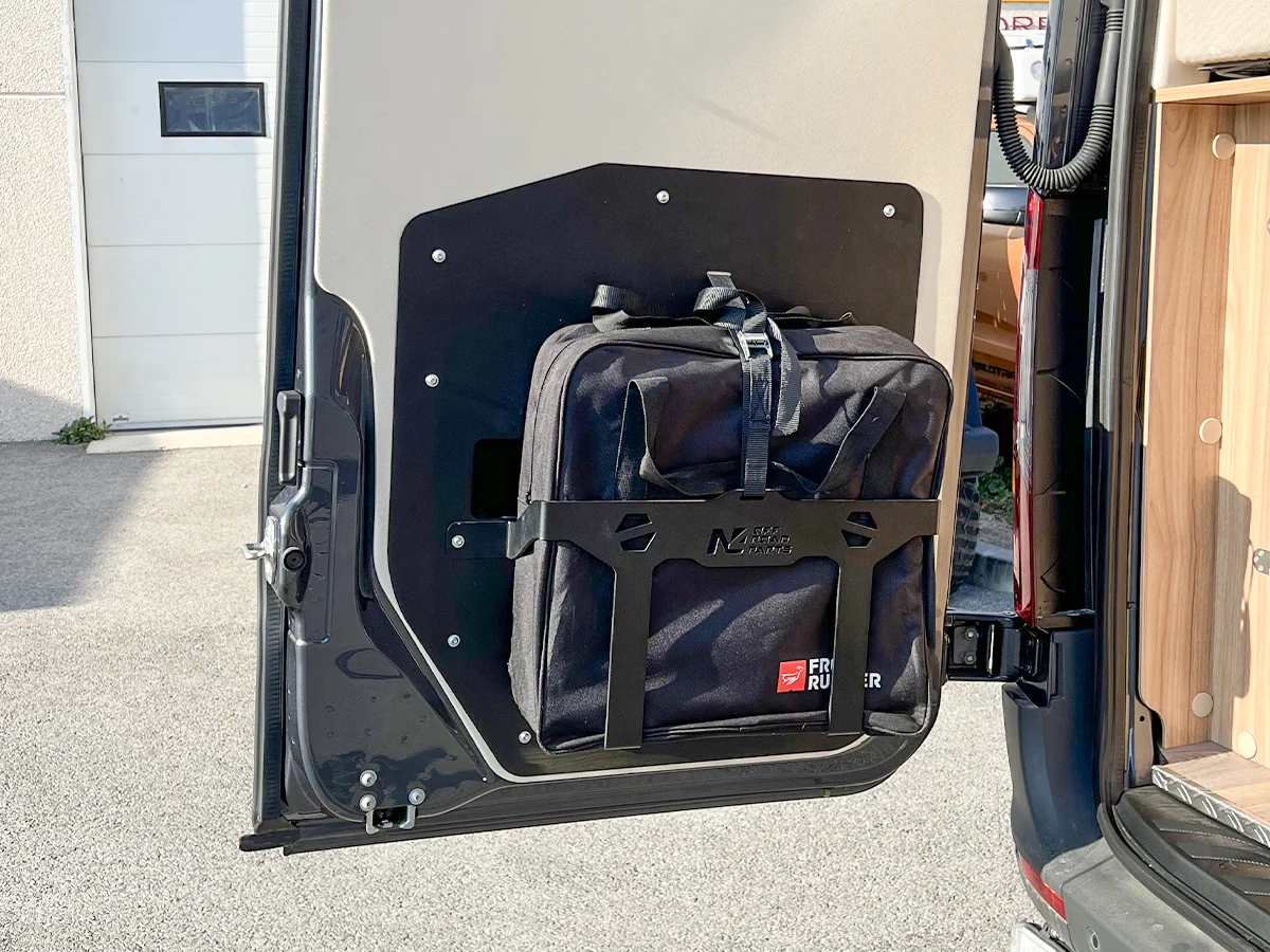 Panneau porte arrière gauche avec rangement Mercedes Sprinter W907 N4-Offroad - Image 3