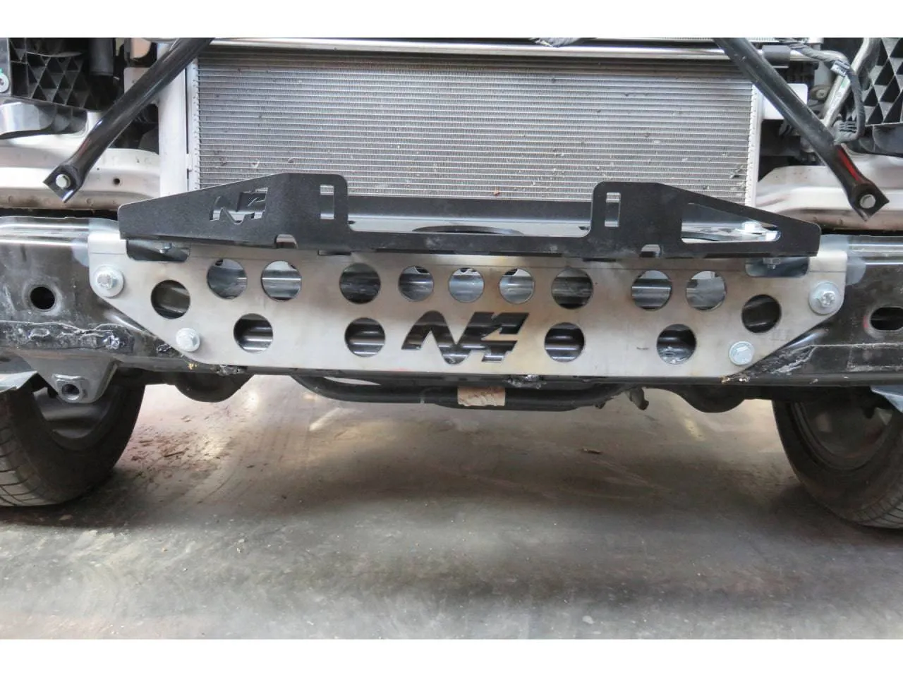Platine de Treuil Volkswagen Amarok 2010 a 2022 sur Pare-choc d'Origine - Image 2