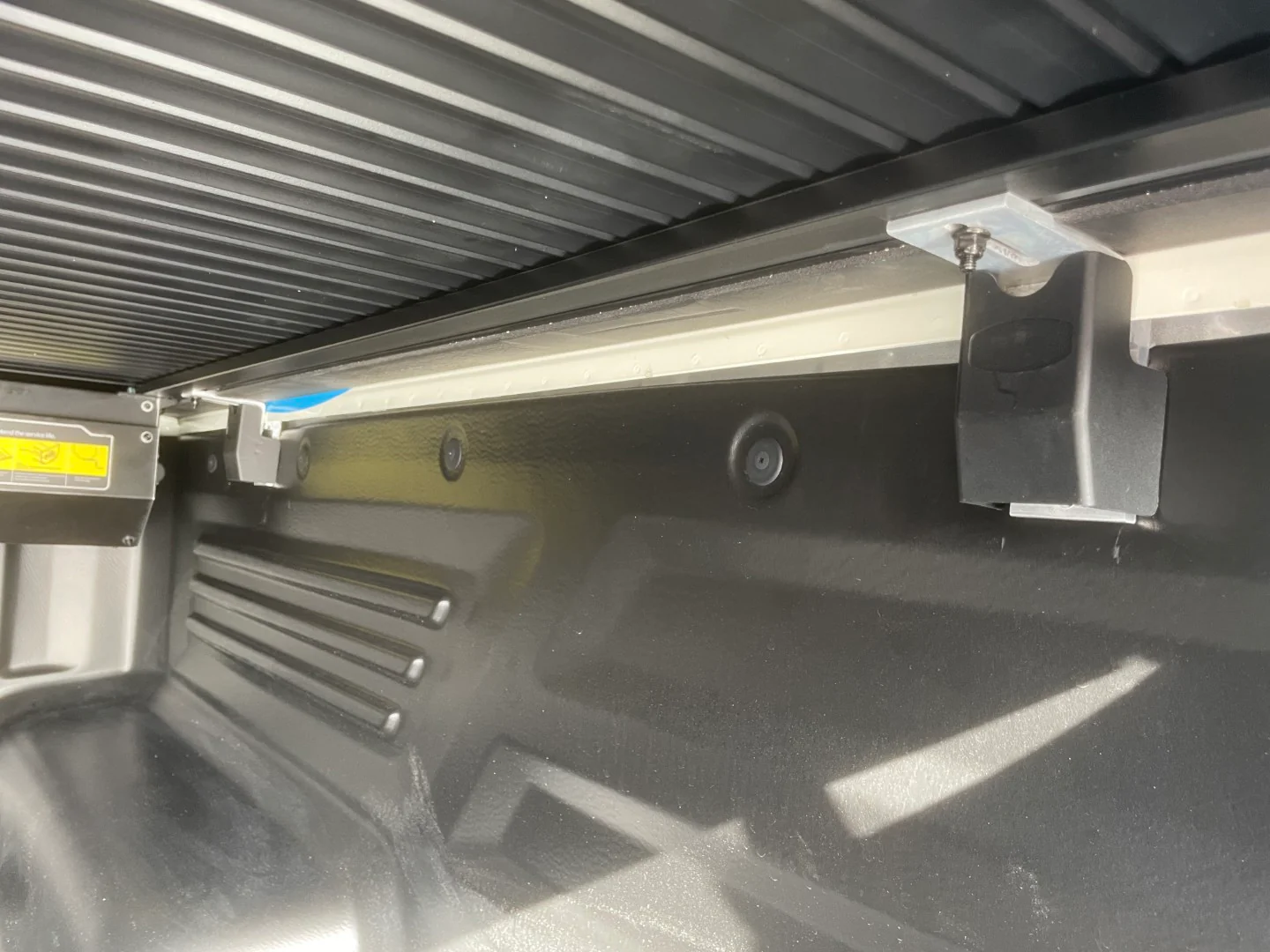 Rideau de Benne Top-Roll Manuel LINE4X4 Double Cab - Image 11