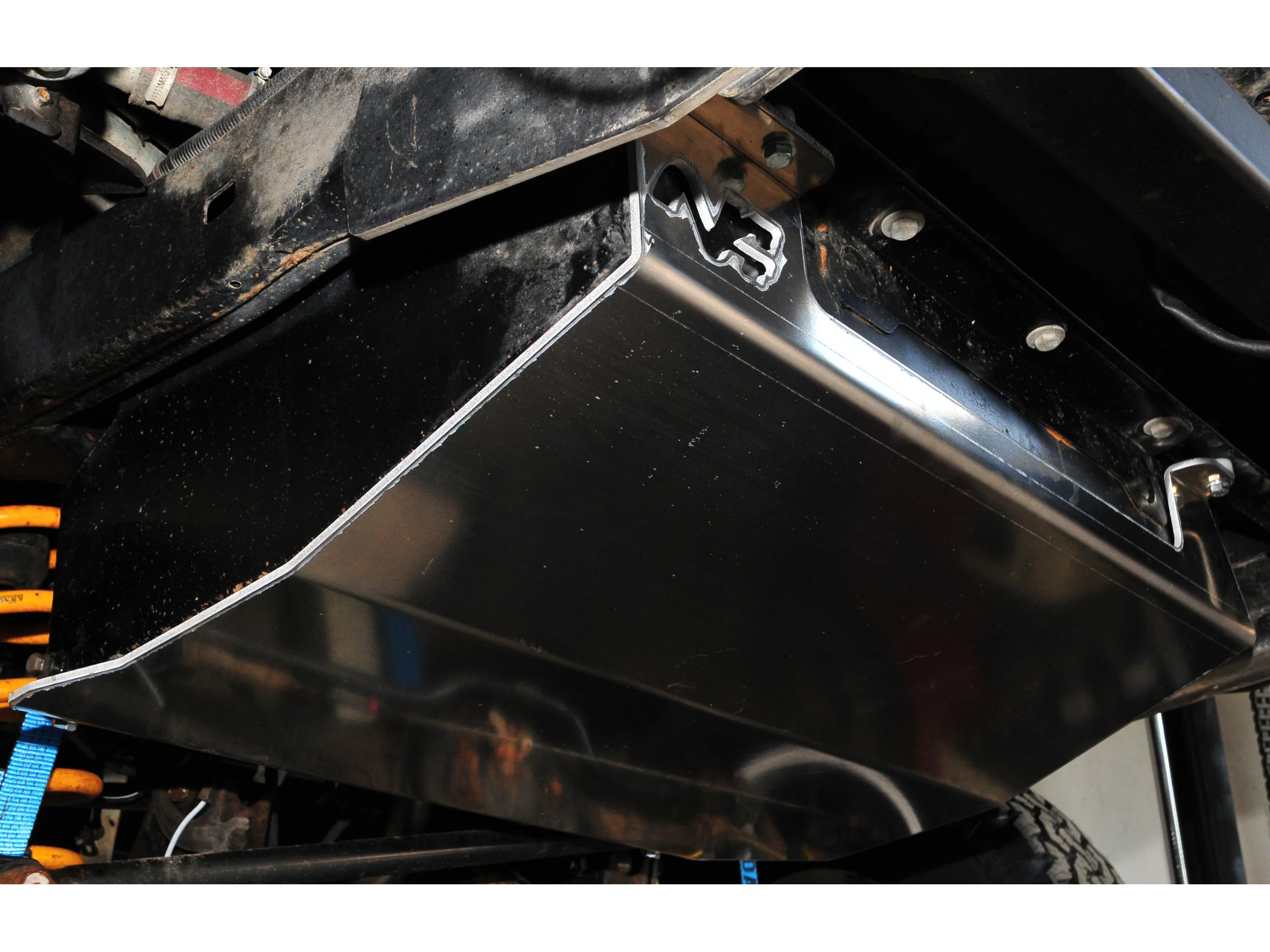 Réservoir supplémentaire de 175L pour Toyota HDJ100 N4-Offroad - Image 3