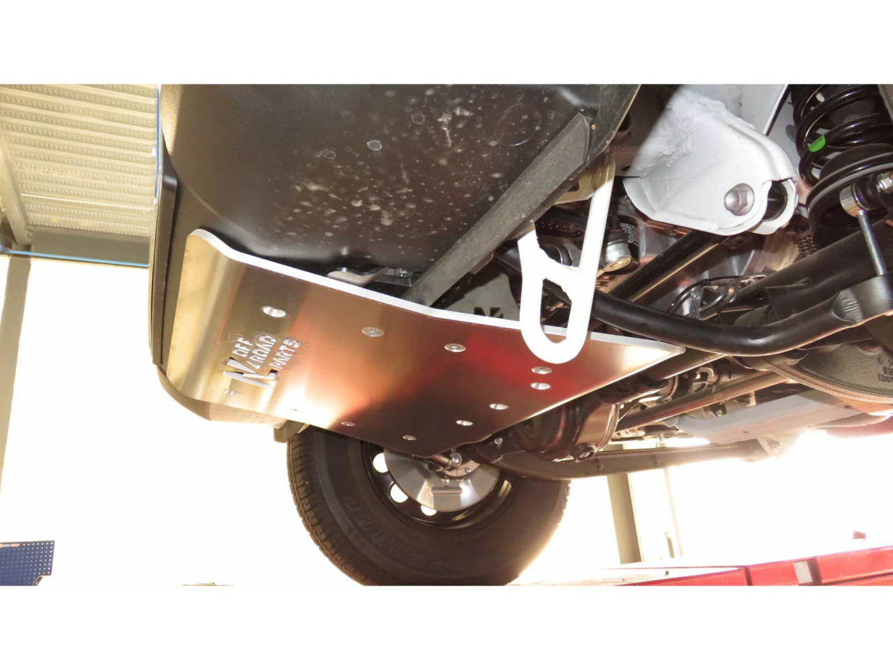 Ski de protection avant en aluminium de 8mm pour Suzuki Jimny après 2018 N4-Offroad - Image 5