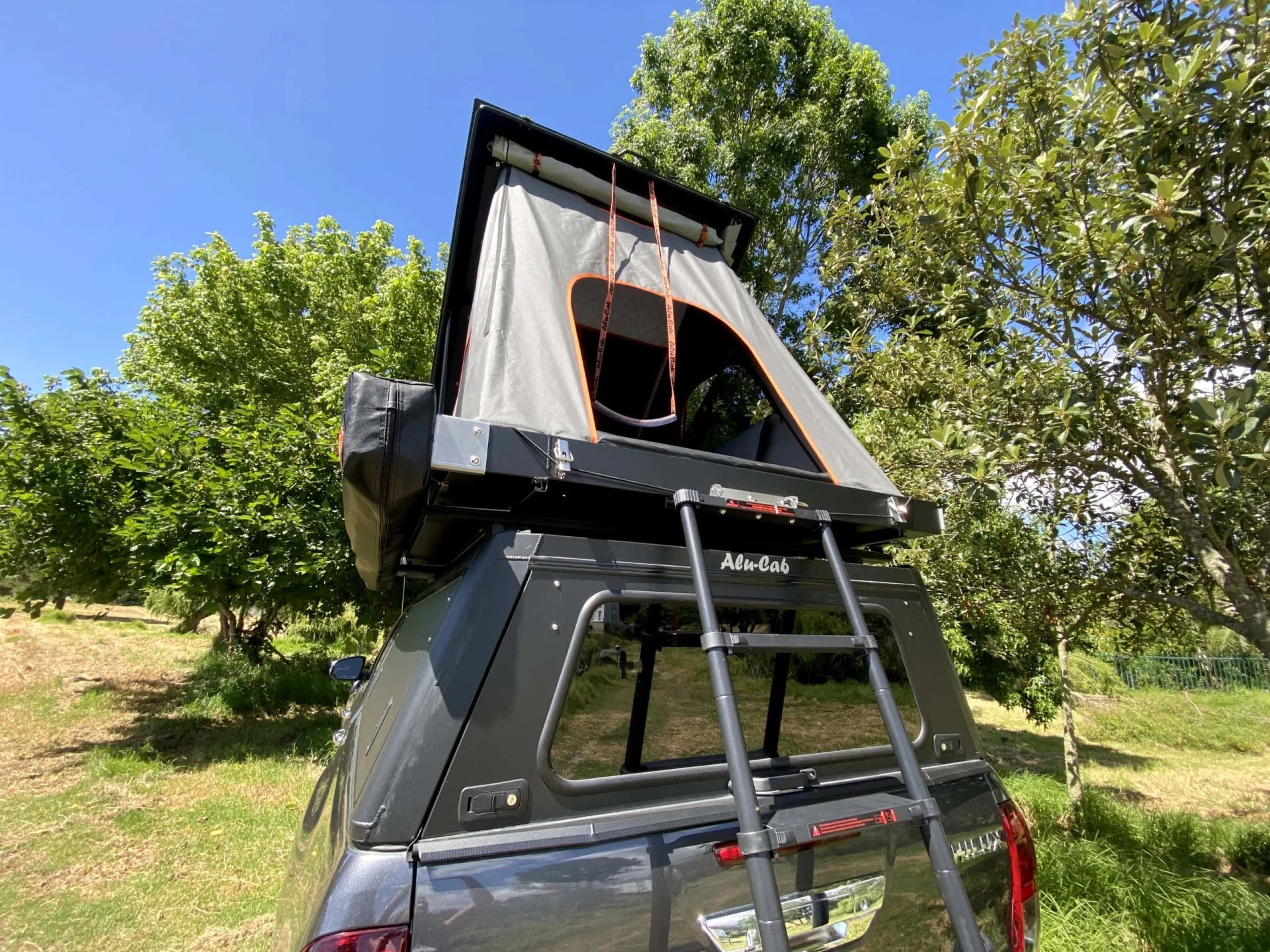 Support Auvent 270° & 180° sur Tente de toit Alu-Cab Expédition Gen 3 - Image 2